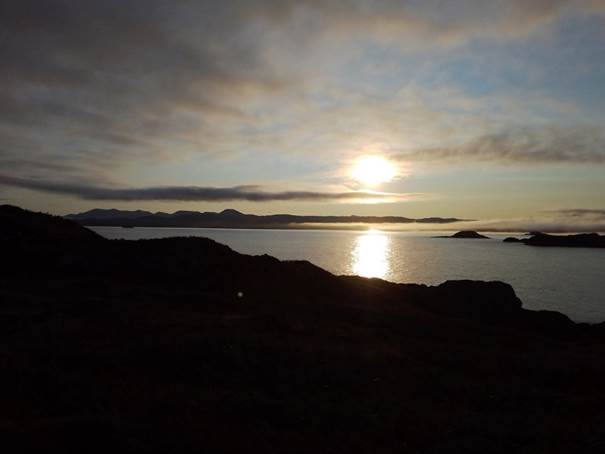 A picture containing sky, outdoor, water, nature

Description automatically generated