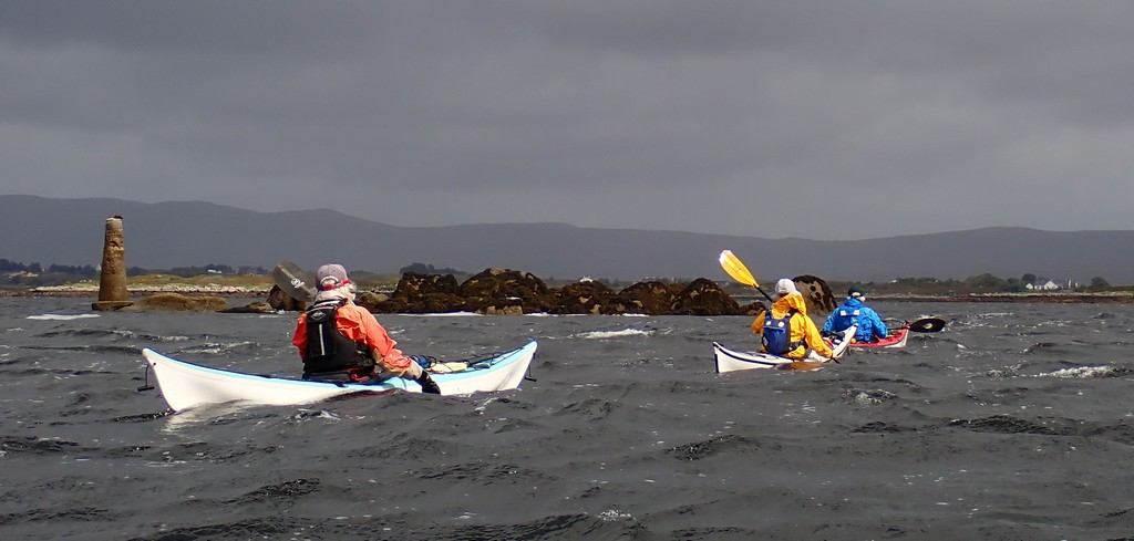 People kayaking in the water

Description automatically generated