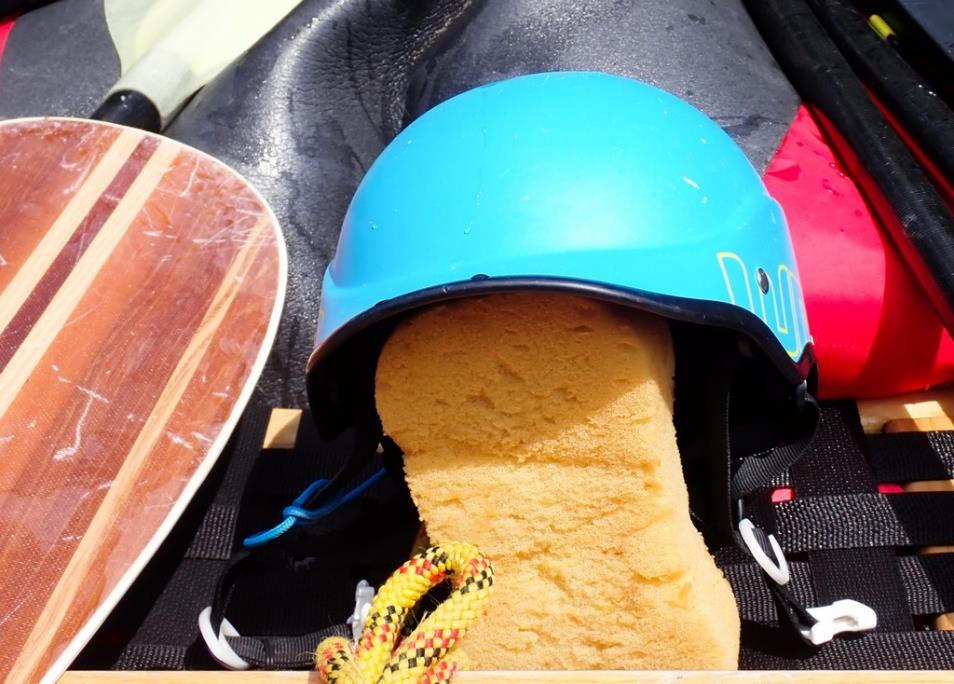 A picture containing sports equipment, personal protective equipment, snowboarding, person

Description automatically generated